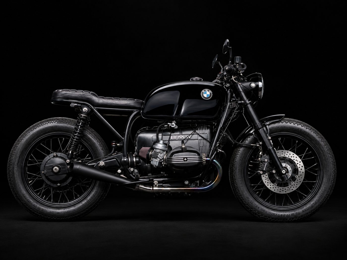 Black Caffeine — motocicleta customizada pela Caffeine Custom