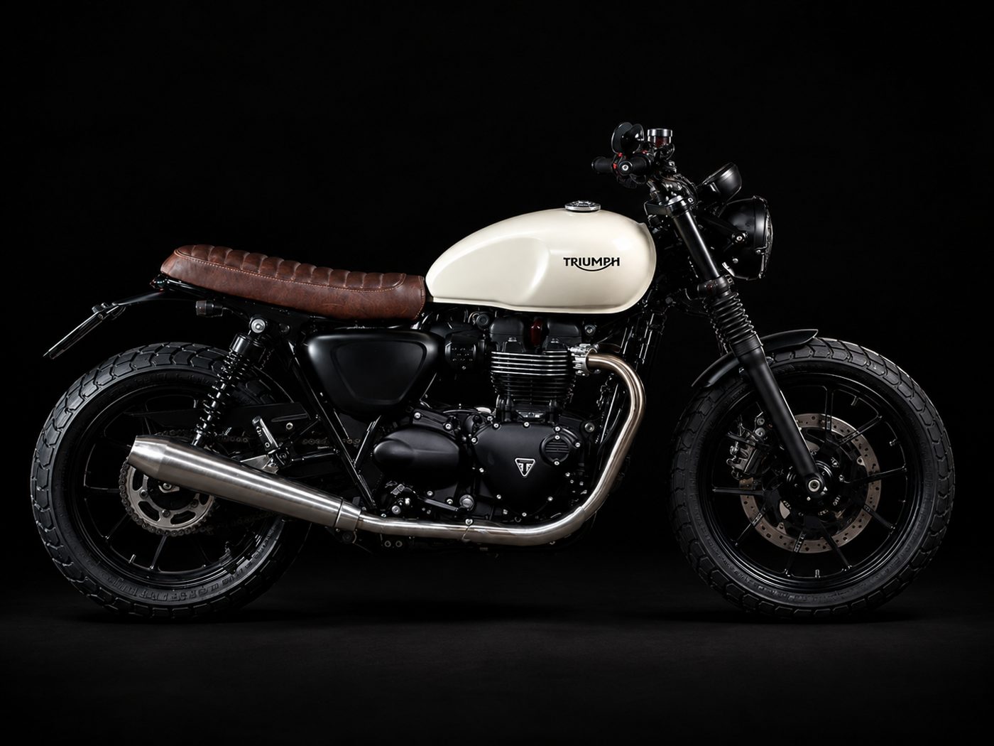 Scram Twin — motocicleta customizada pela Caffeine Custom