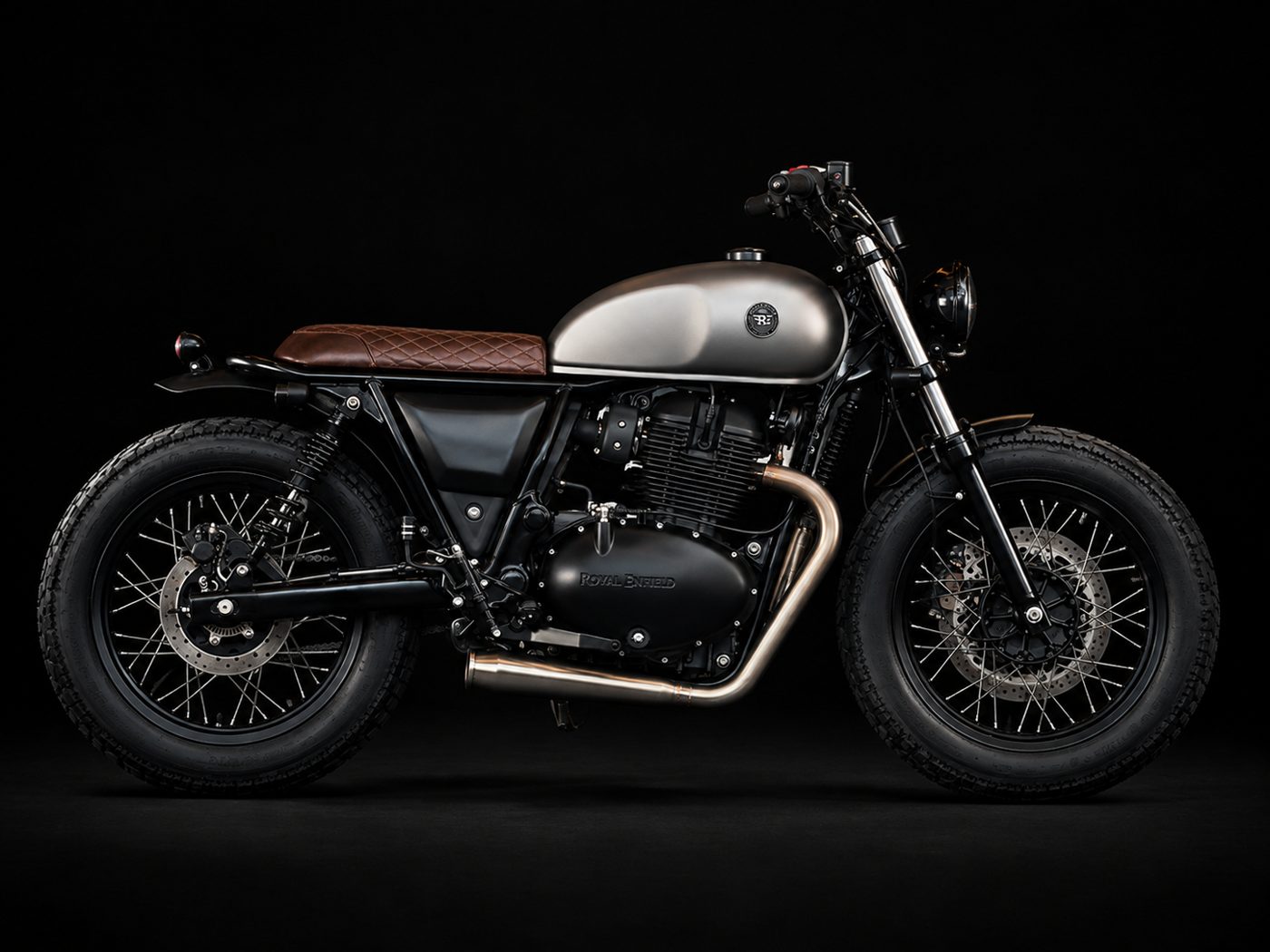 B Bobber — motocicleta customizada pela Caffeine Custom