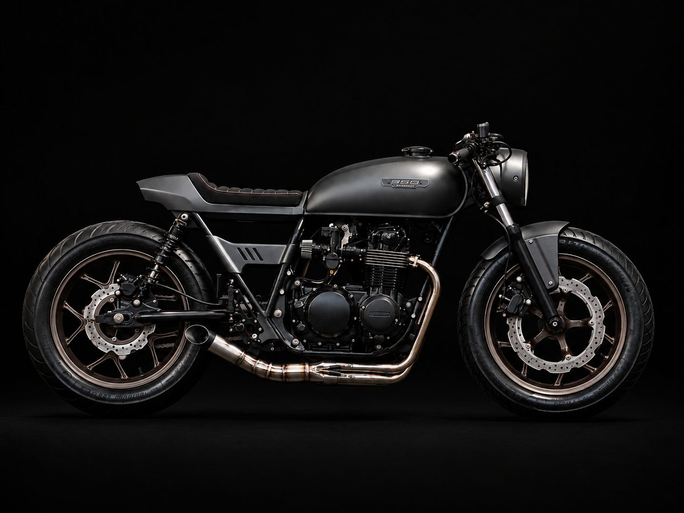 Bold Four — motocicleta customizada pela Caffeine Custom